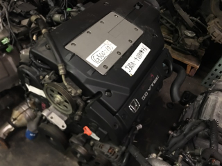 J30A. You can get these for next to nothing at any old junkyard, but here’s a JDM one!